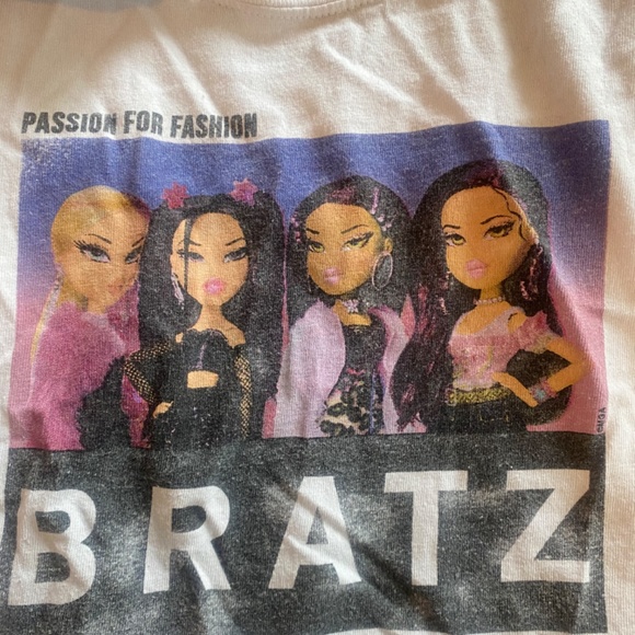 Women’s (Small) Bratz Dollz T Shirt, Graphic T, y2k Teen Shirt Thrifted - Picture 4 of 5